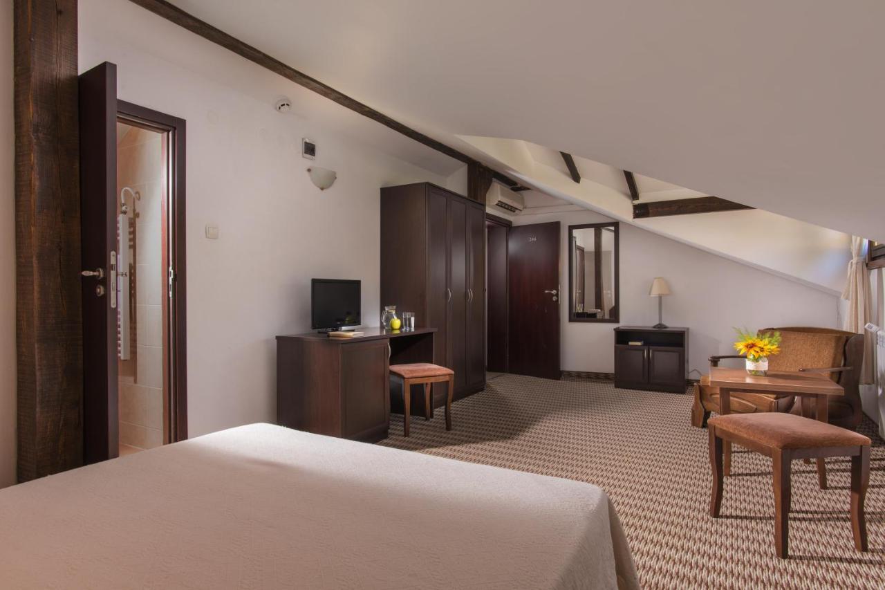 Family Hotel Bile Beli Osŭm Εξωτερικό φωτογραφία