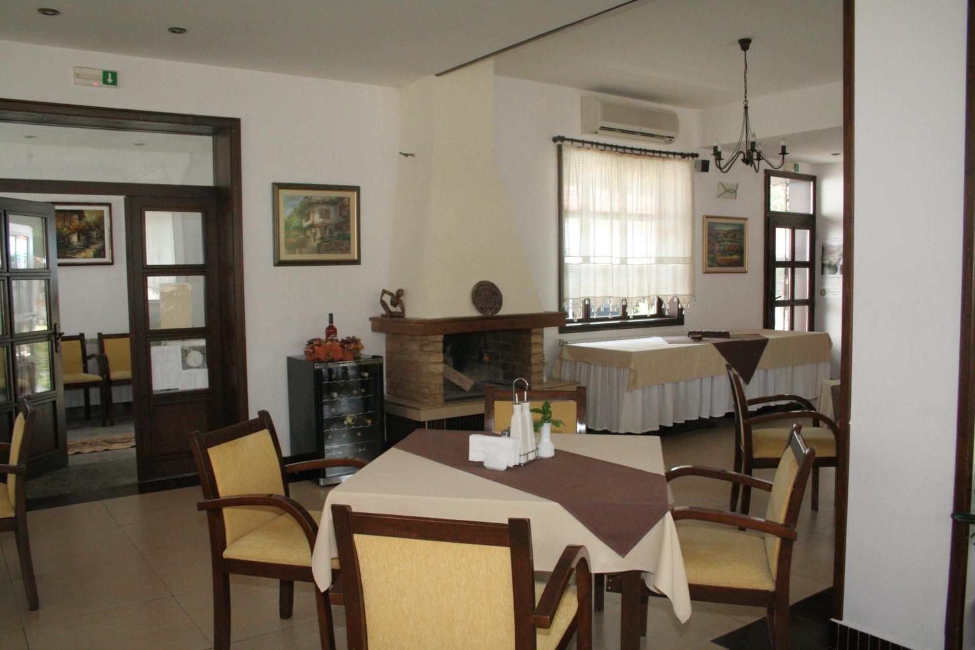 Family Hotel Bile Beli Osŭm Εξωτερικό φωτογραφία