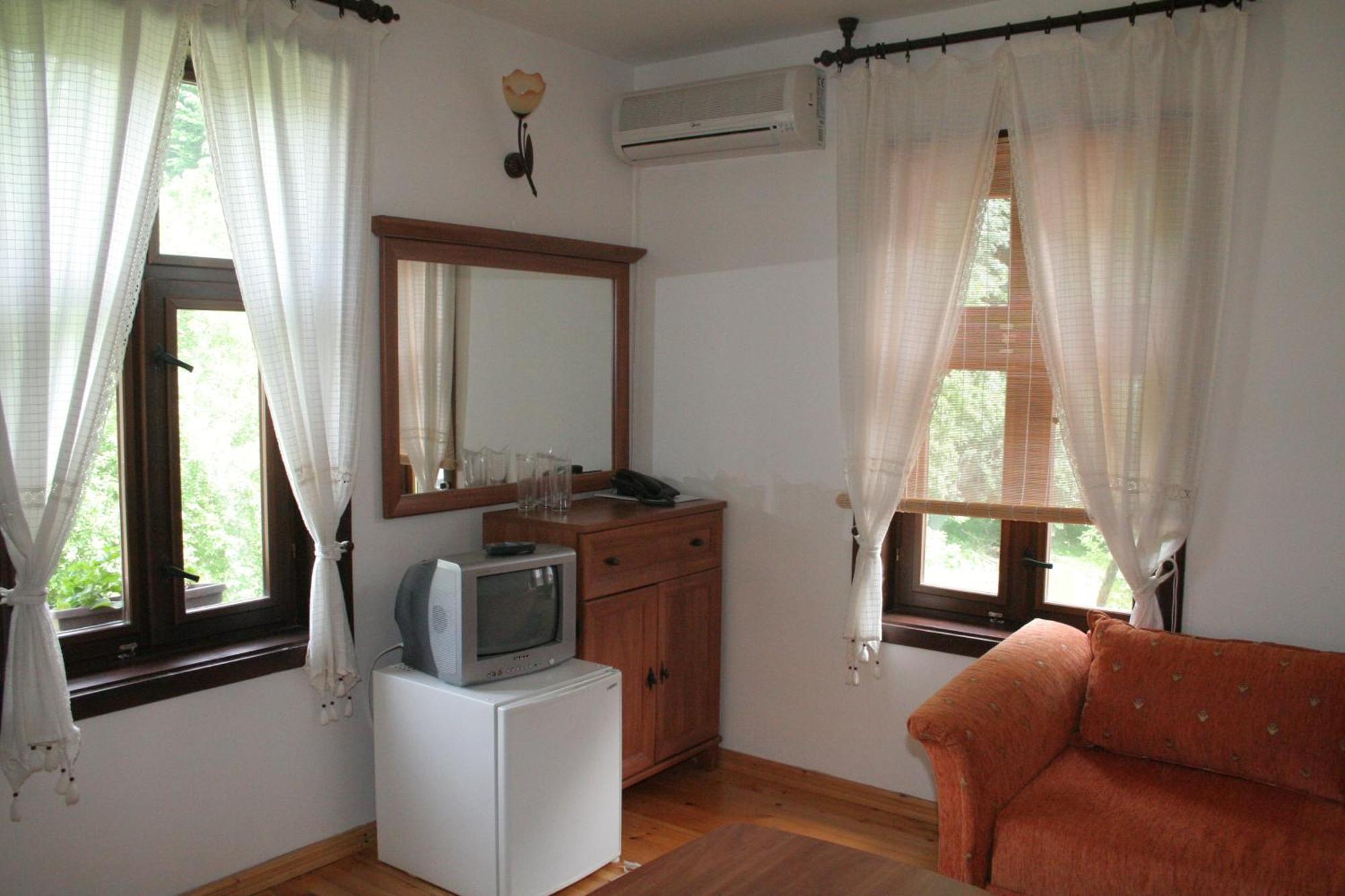 Family Hotel Bile Beli Osŭm Εξωτερικό φωτογραφία