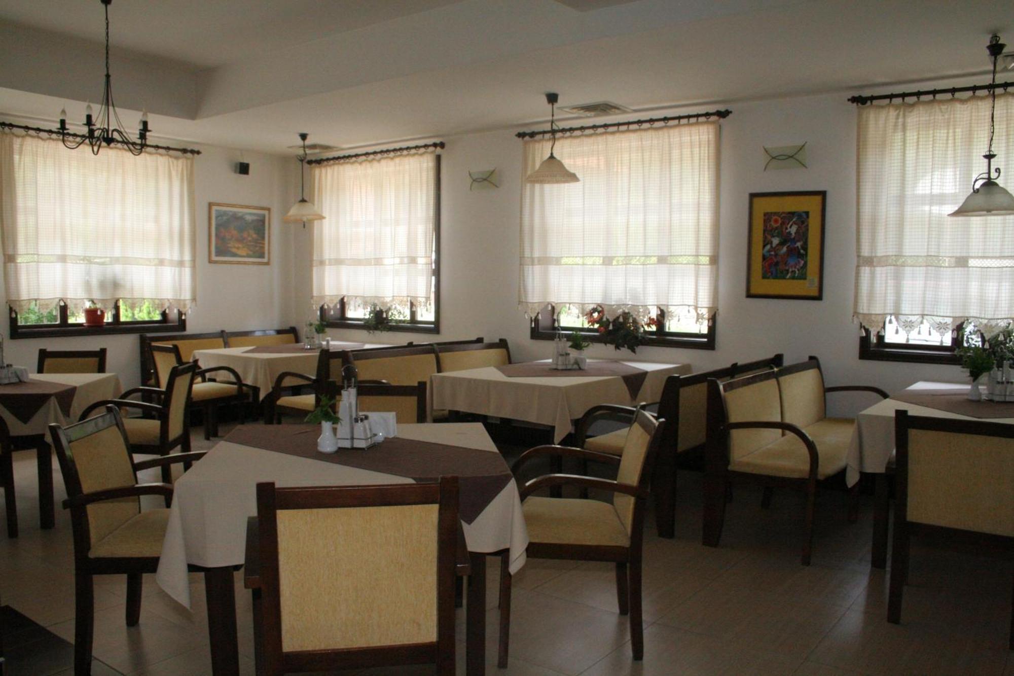 Family Hotel Bile Beli Osŭm Εξωτερικό φωτογραφία