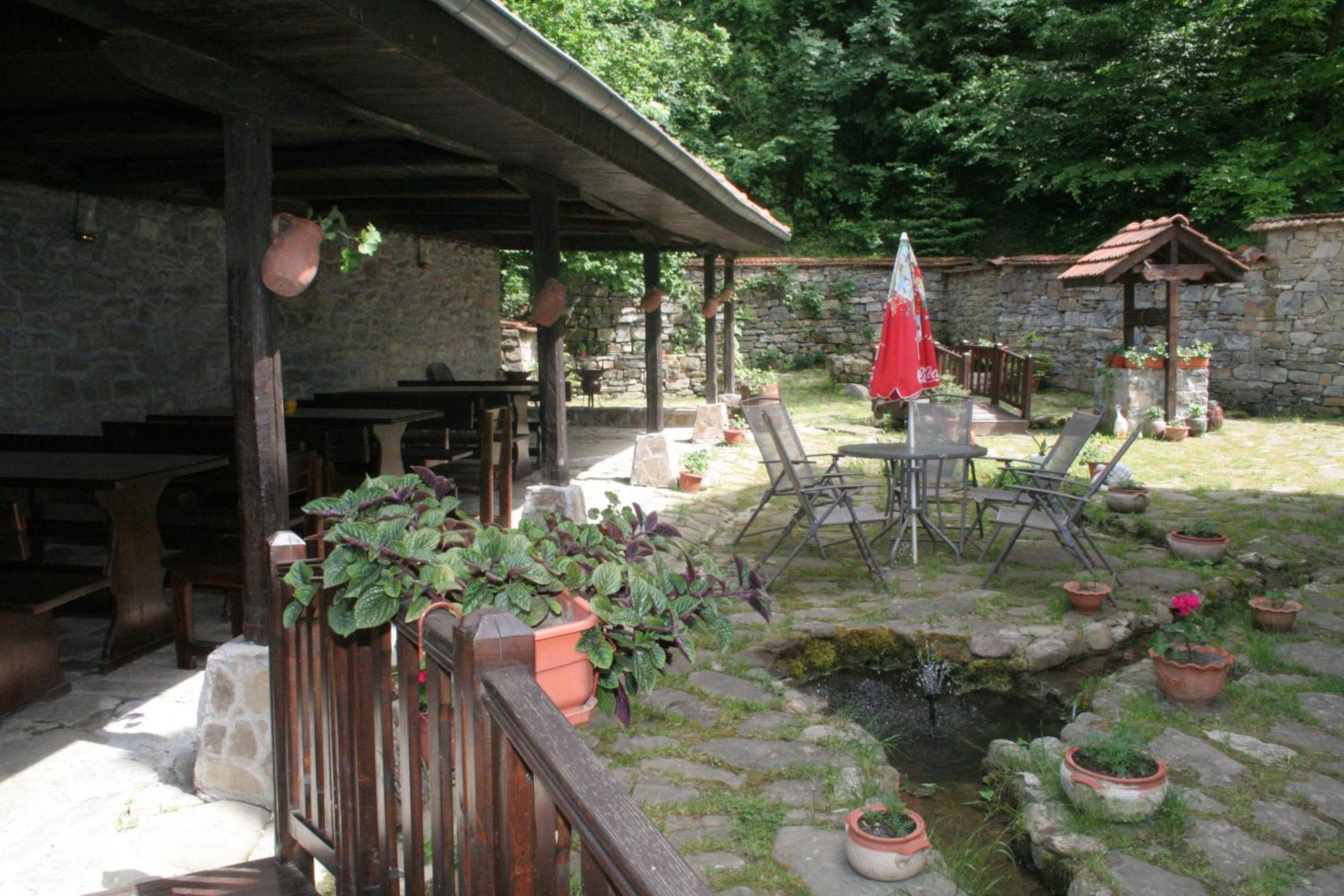 Family Hotel Bile Beli Osŭm Εξωτερικό φωτογραφία