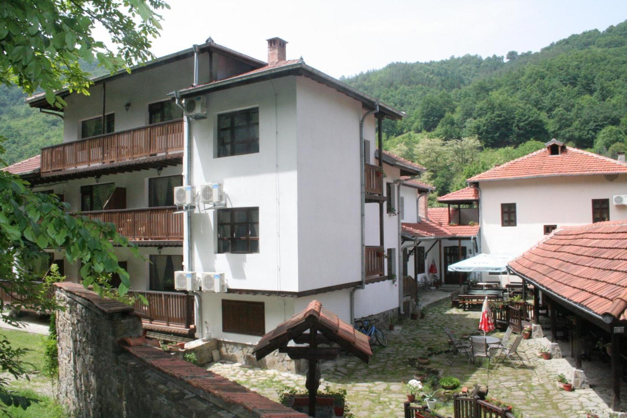 Family Hotel Bile Beli Osŭm Εξωτερικό φωτογραφία