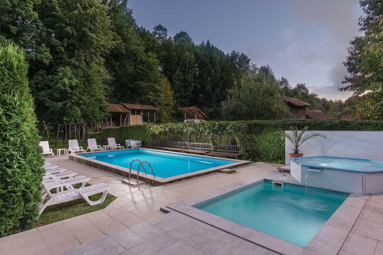 Family Hotel Bile Beli Osŭm Εξωτερικό φωτογραφία