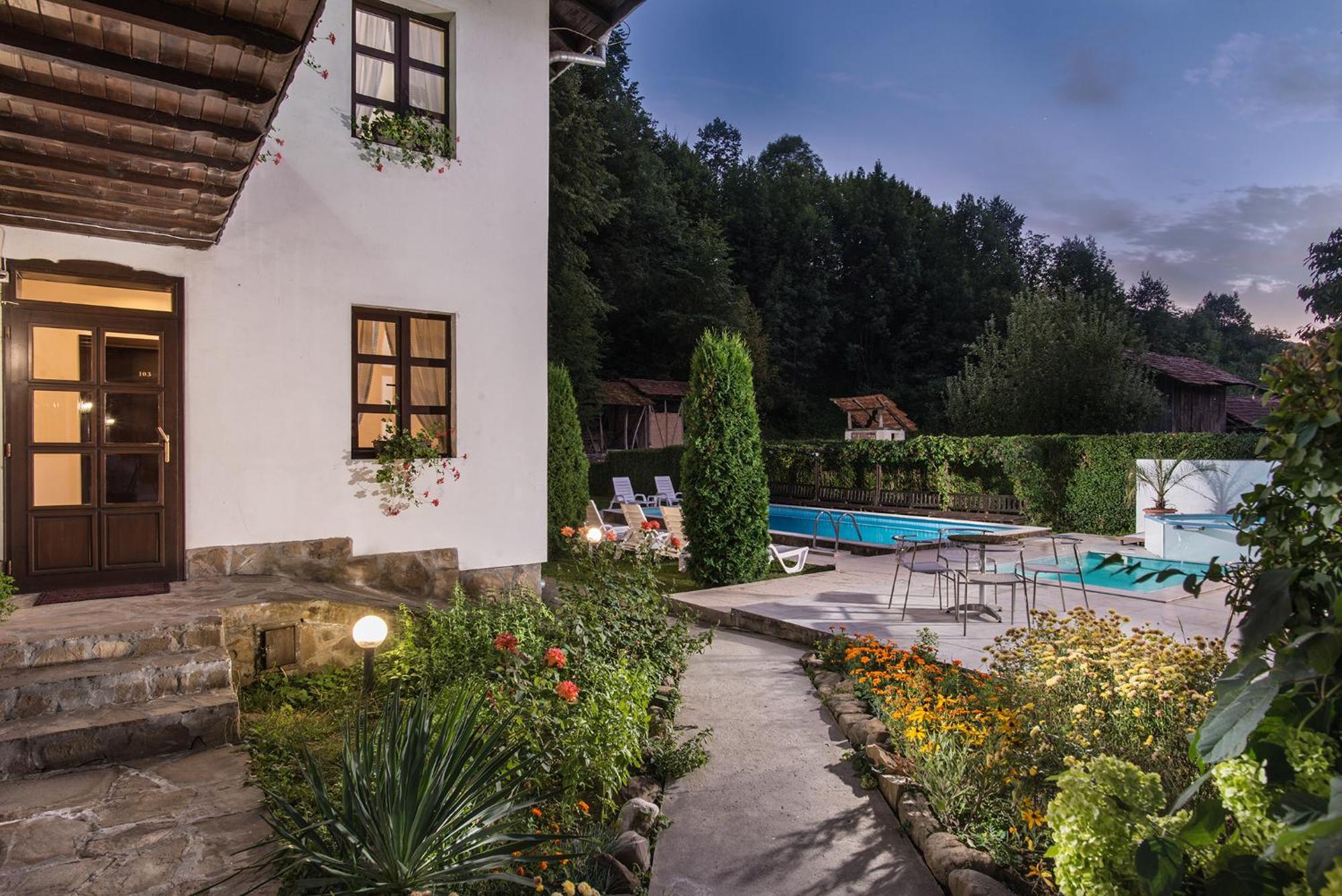 Family Hotel Bile Beli Osŭm Εξωτερικό φωτογραφία
