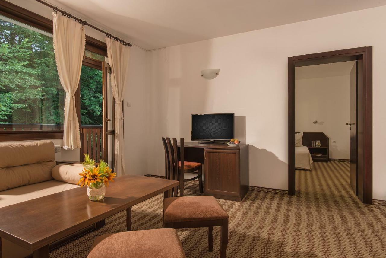 Family Hotel Bile Beli Osŭm Εξωτερικό φωτογραφία