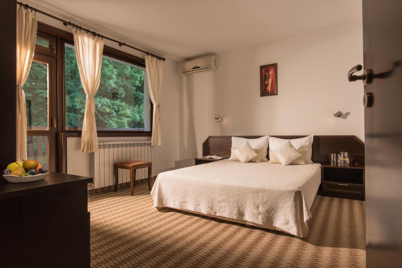 Family Hotel Bile Beli Osŭm Εξωτερικό φωτογραφία