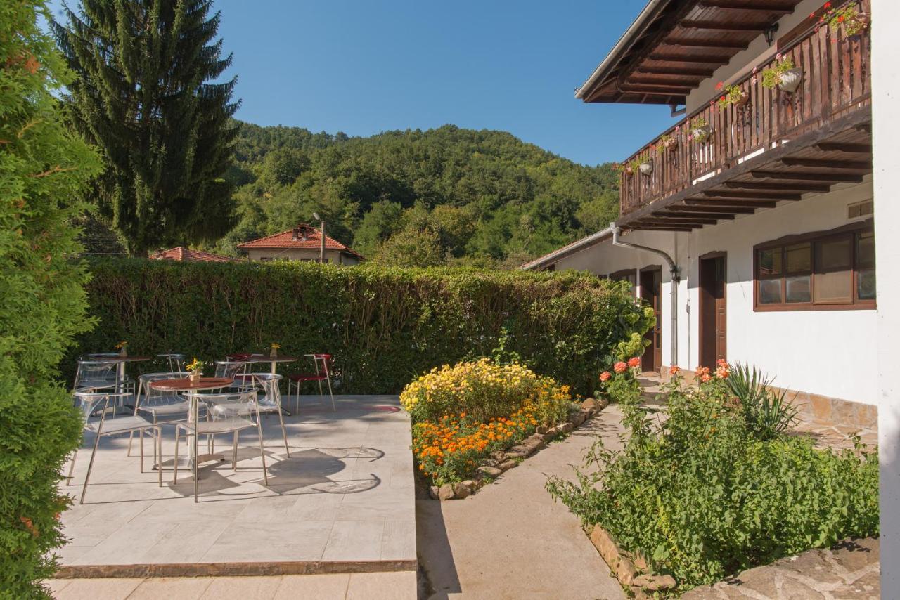 Family Hotel Bile Beli Osŭm Εξωτερικό φωτογραφία