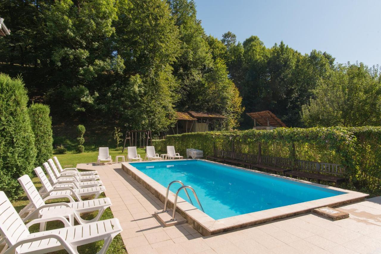 Family Hotel Bile Beli Osŭm Εξωτερικό φωτογραφία