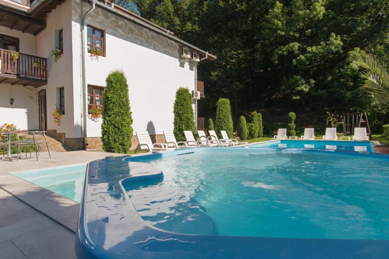 Family Hotel Bile Beli Osŭm Εξωτερικό φωτογραφία